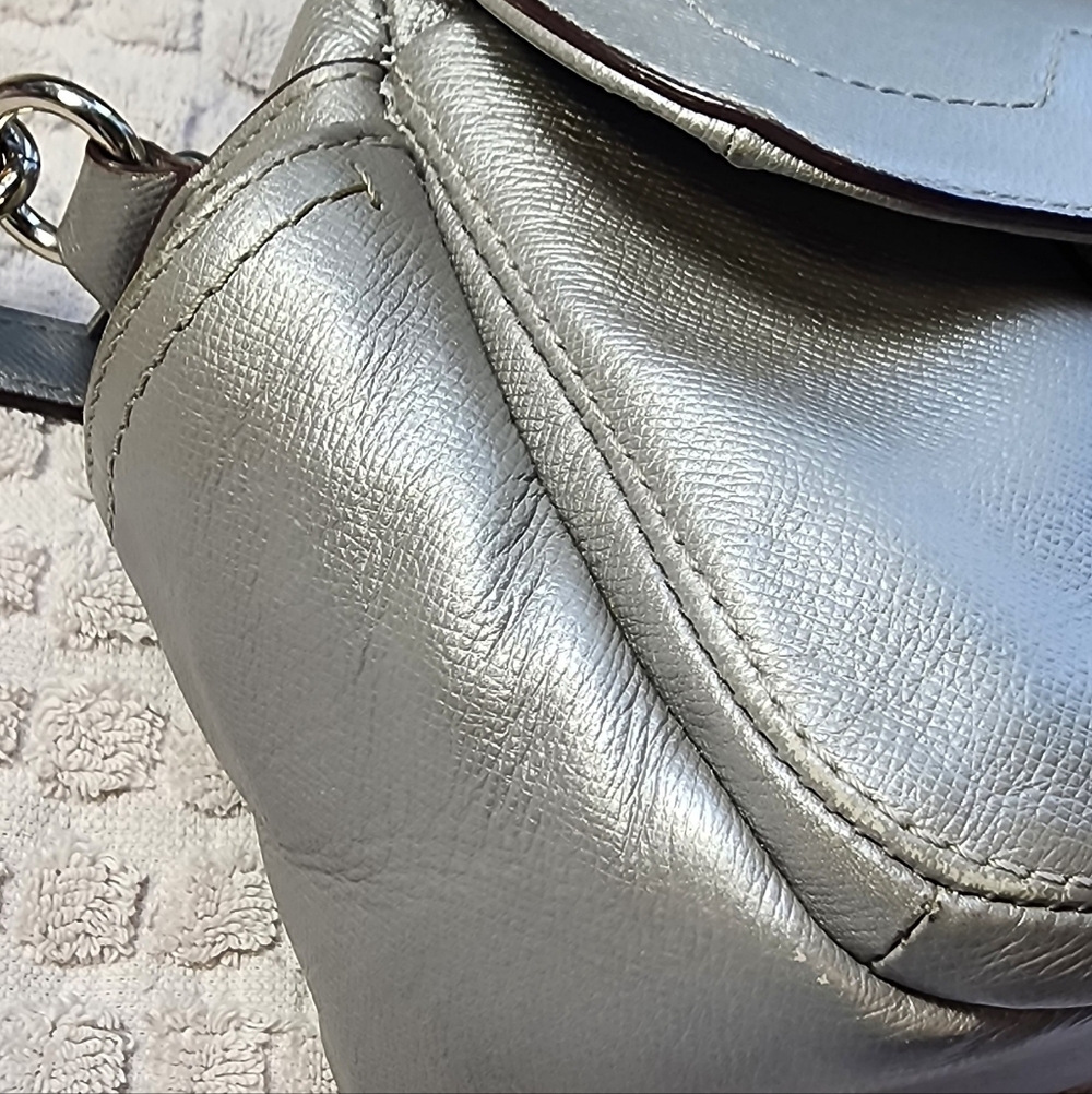 Coach Campbell Camera Bag/ Crossbody Silver Metallic Turn Lock EUC - Picture 7 of 17